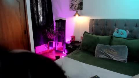  Leslie  online show from 4, 3, 2026