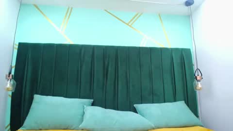 Snapshot of melody_kener chatting on 21, 2, 2025 melody_kener online show from 21, 2, 2025