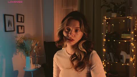 Snapshot of melodykey_x chatting on 25, 12, 2024 melody online show from 25, 12, 2024