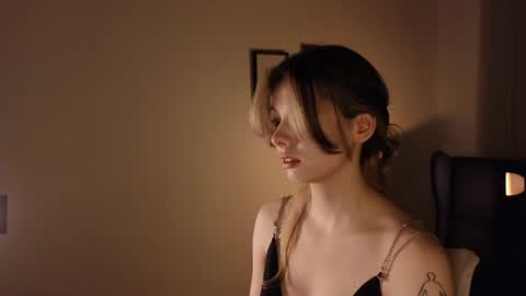 Snapshot of melodykey_x chatting on 28, 1, 2025 melody online show from 28, 1, 2025