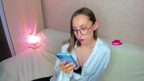 Snapshot of melodyoflovee chatting on 5, 2, 2026 Kaylie online show from 5, 2, 2026