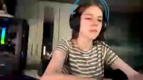 Hi Im Aria 18 years old online show from 8, 10, 2025
