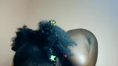Snapshot of melrose_nadia chatting on 16, 6, 2026 mel online show from 16, 6, 2026