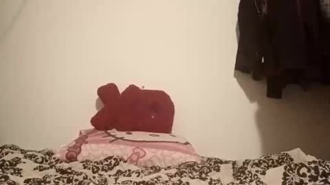 mercedesmakesyoucum6999 online show from 2, 2, 2026