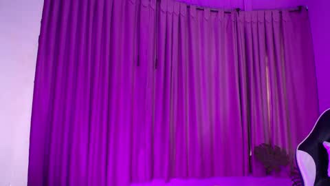 Snapshot of meridadunbroch chatting on 27, 11, 2025 Merida online show from 27, 11, 2025