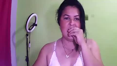 Snapshot of merlis0x chatting on 7, 11, 2025 merlis0x online show from 7, 11, 2025