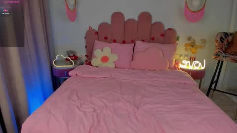 Anna online show from 1, 3, 2025