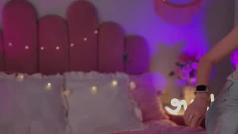Snapshot of merylew chatting on 11, 7, 2026 Anna online show from 11, 7, 2026