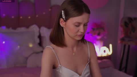 Snapshot of merylew chatting on 18, 7, 2026 Anna online show from 18, 7, 2026