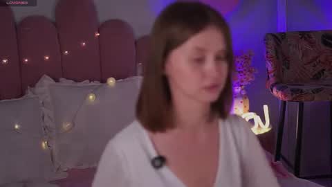 Snapshot of merylew chatting on 28, 7, 2026 Anna online show from 28, 7, 2026