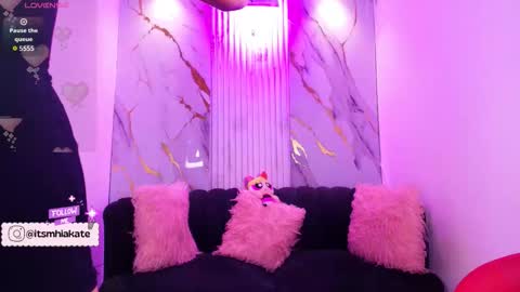 Mhia Kate online show from 5, 2, 2026