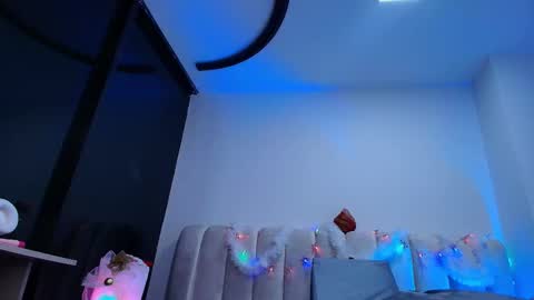 Emi online show from 16, 12, 2025