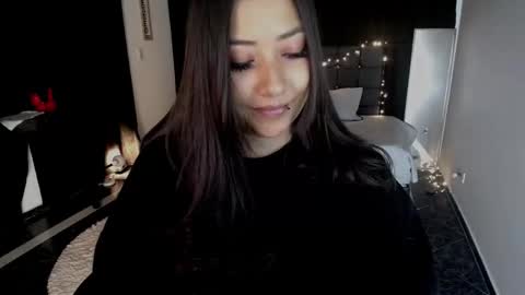 Mia zoe online show from 12, 9, 2025