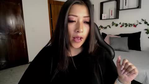 Mia zoe online show from 24, 10, 2025