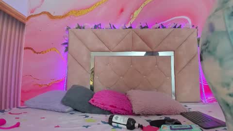 mia__blaze_ online show from 12, 1, 2026