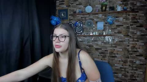 Snapshot of mia_and_vincentt chatting on 12, 9, 2025 Mia and vincentt model indepent online show from 12, 9, 2025