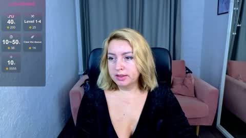 Snapshot of mia_bloomie chatting on 26, 9, 2025 Mia online show from 26, 9, 2025