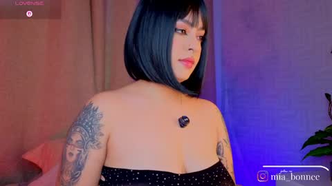 Snapshot of mia_bonneett chatting on 24, 5, 2026 online show from 24, 5, 2026