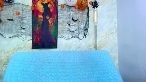 Mia  online show from 4, 11, 2025