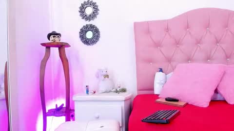 Mia online show from 9, 1, 2026