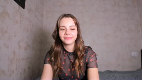 Snapshot of mia_com chatting on 6, 2, 2025 Mia next stream Thursday 1400 UTC1 Friday 1400 UTC1 online show from 6, 2, 2025