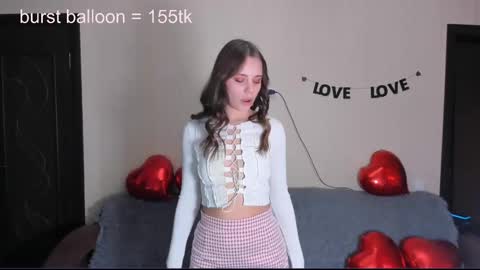 Snapshot of mia_com chatting on 8, 3, 2025 Mia next stream Thursday 1400 UTC1 Friday 1400 UTC1 online show from 8, 3, 2025