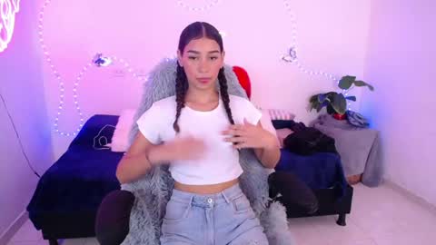 Snapshot of mia_cute_girl chatting on 8, 6, 2026 mia_cute_girl online show from 8, 6, 2026
