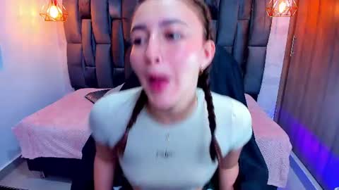 mia_ferrer18 online show from 21, 6, 2026