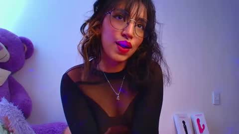 Mia flames online show from 10, 11, 2025