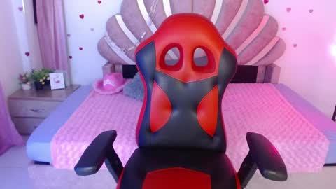 mia online show from 6, 4, 2026