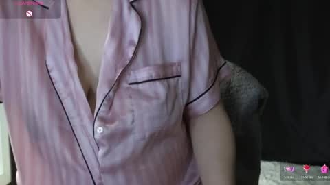 Snapshot of mia_g0ld chatting on 2, 5, 2026 Golden ones online show from 2, 5, 2026