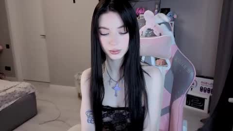 MIA HELP ME REACH 100 LIKES online show from 3, 12, 2025