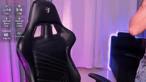 Mia online show from 5, 1, 2025