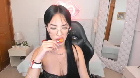    online show from 10, 1, 2025