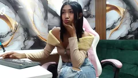 Snapshot of mia_konor06 chatting on 2, 5, 2026 Mia. online show from 2, 5, 2026