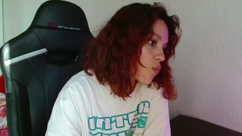 Snapshot of mia_luiza chatting on 8, 6, 2026 mia_luiza online show from 8, 6, 2026