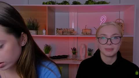 mia_moah online show from 15, 10, 2025