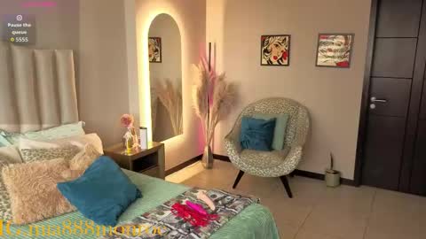 Mia Monroe online show from 5, 3, 2026