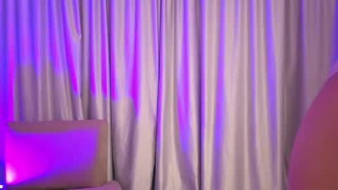 Mia online show from 6, 3, 2026