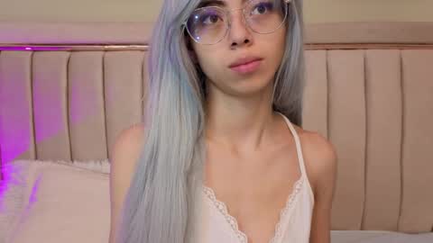 Snapshot of mia_naive chatting on 23, 4, 2026 Mia online show from 23, 4, 2026