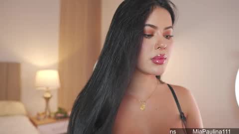 Snapshot of mia_paulina chatting on 3, 3, 2026 Instagram Nelyiramirez online show from 3, 3, 2026
