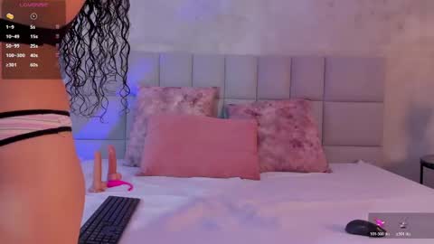 Mia Phalmer online show from 15, 5, 2026