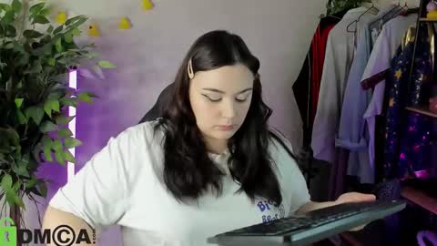 Snapshot of mia_r0ss chatting on 5, 2, 2026 Mia online show from 5, 2, 2026