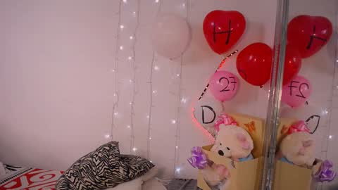 mia reys online show from 12, 12, 2024