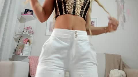 Snapshot of mia_rosse8 chatting on 17, 5, 2026 mia_rosse8 online show from 17, 5, 2026