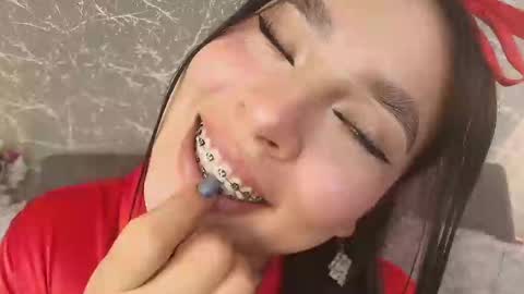 Mia Roux online show from 27, 2, 2025