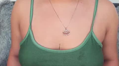 Mia Roux online show from 22, 9, 2025