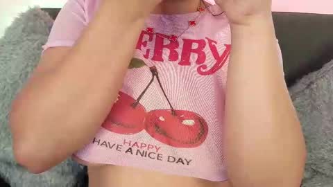 Mia Roux online show from 3, 10, 2025