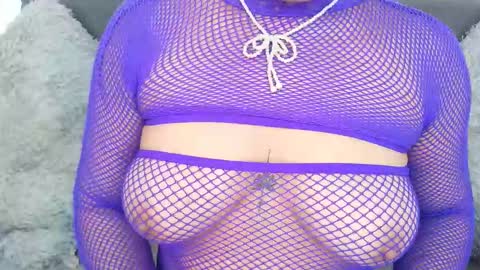 Mia Roux online show from 10, 10, 2025