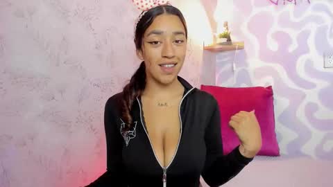 Mia . online show from 27, 3, 2026